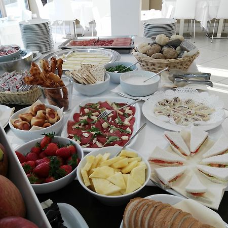 Hotel Oceanomare Punta Marina Bagian luar foto