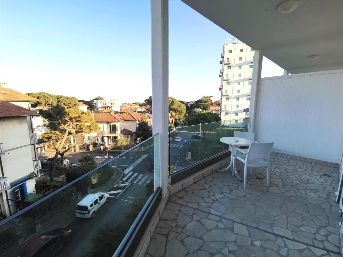 Hotel Oceanomare Punta Marina Bagian luar foto