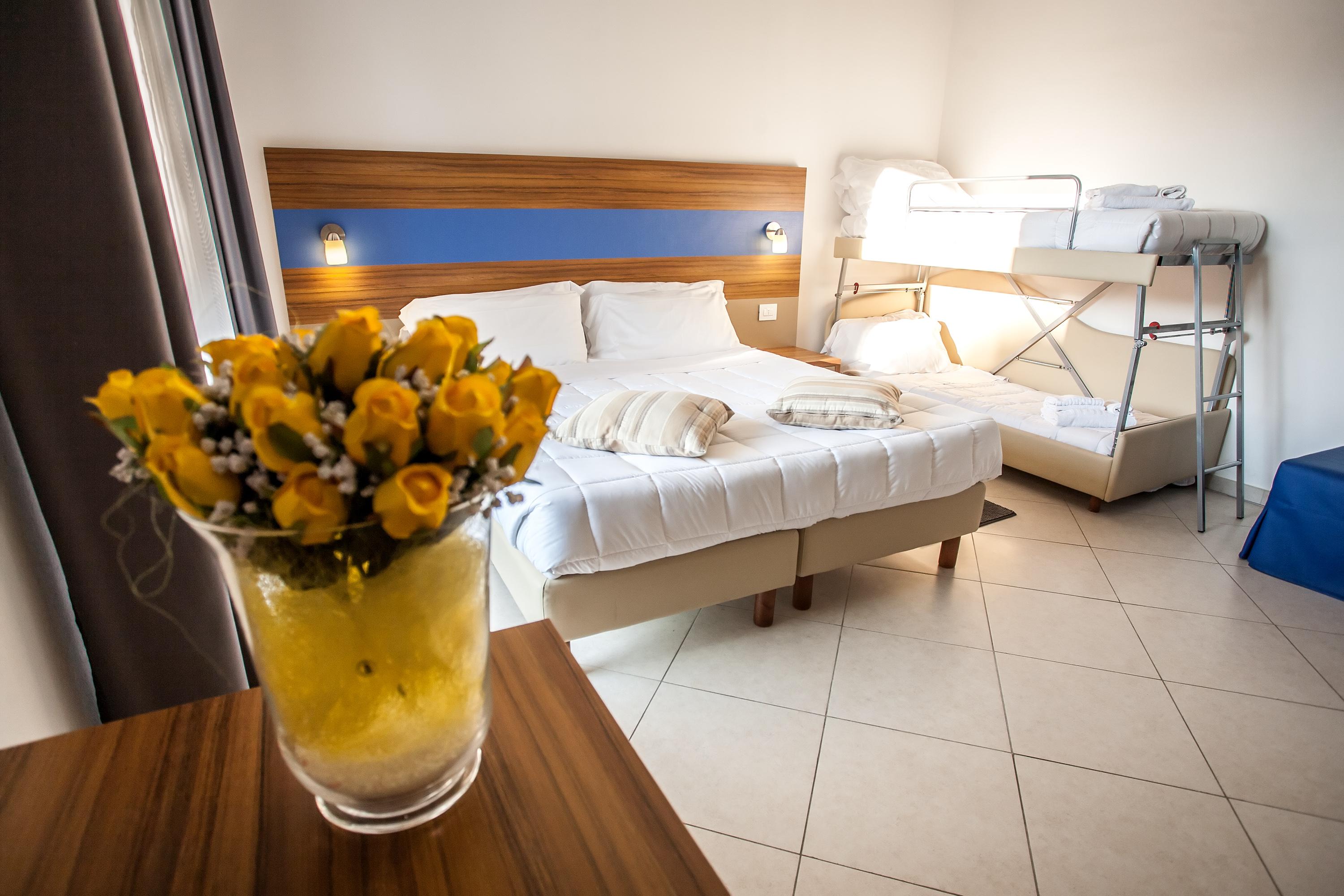 Hotel Oceanomare Punta Marina Bagian luar foto