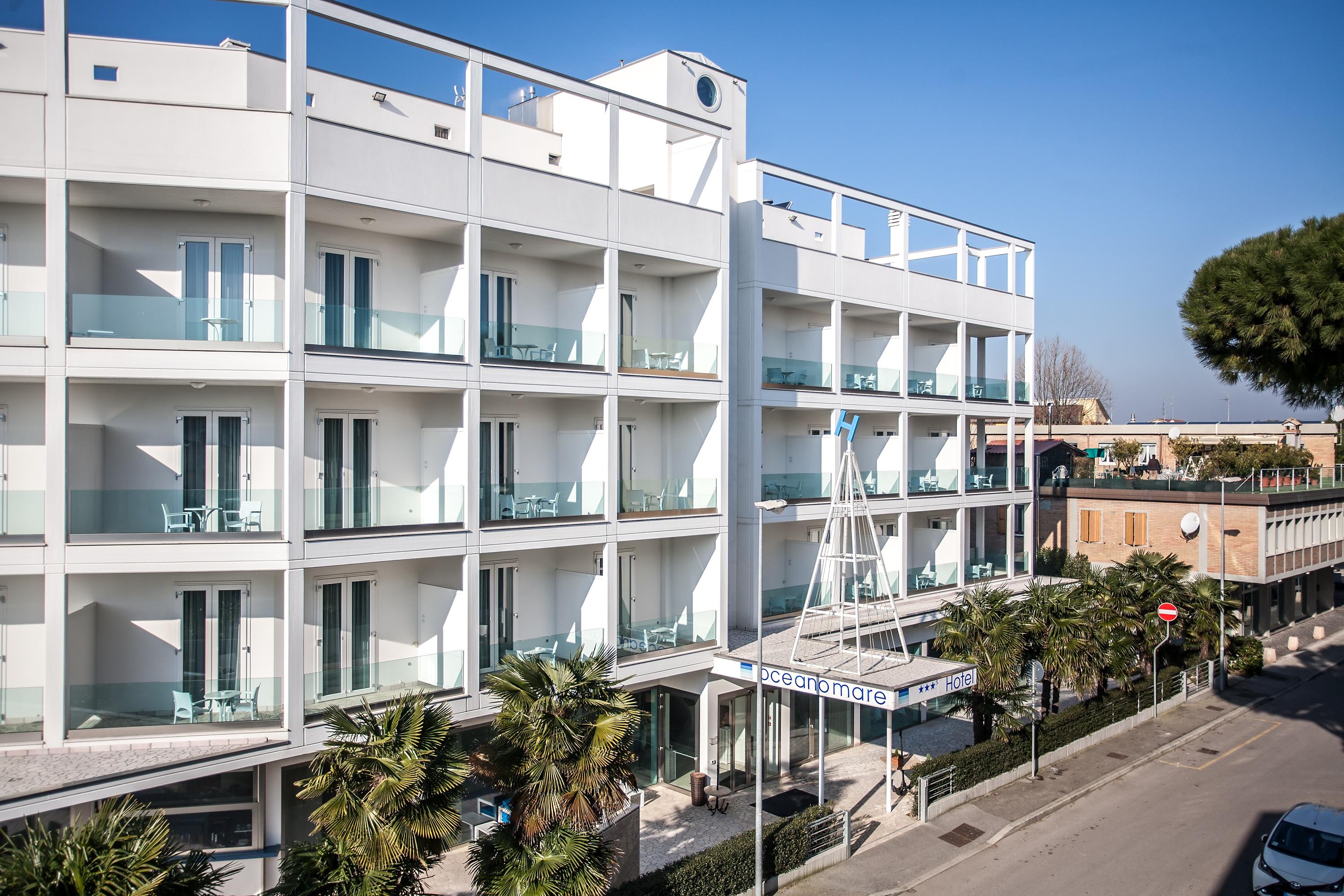 Hotel Oceanomare Punta Marina Bagian luar foto