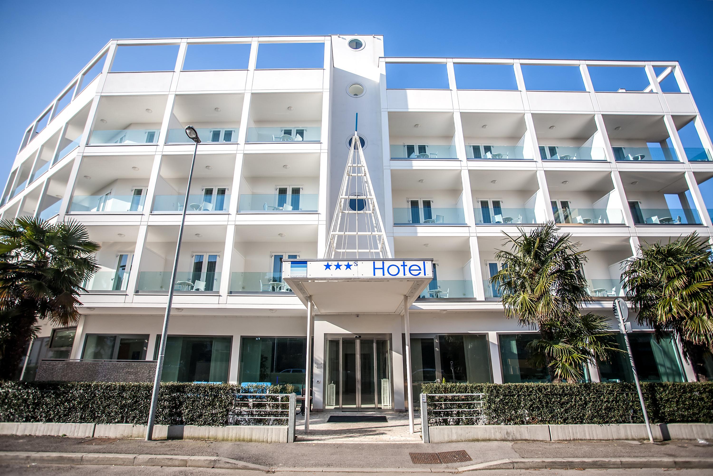Hotel Oceanomare Punta Marina Bagian luar foto