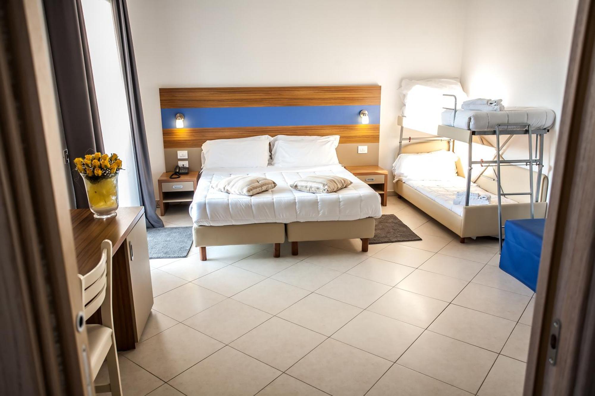 Hotel Oceanomare Punta Marina Ruang foto